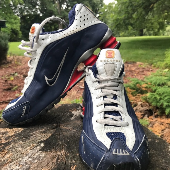 red white and blue nike shox